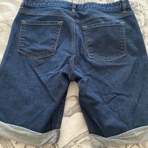 Bermuda blue jean shorts